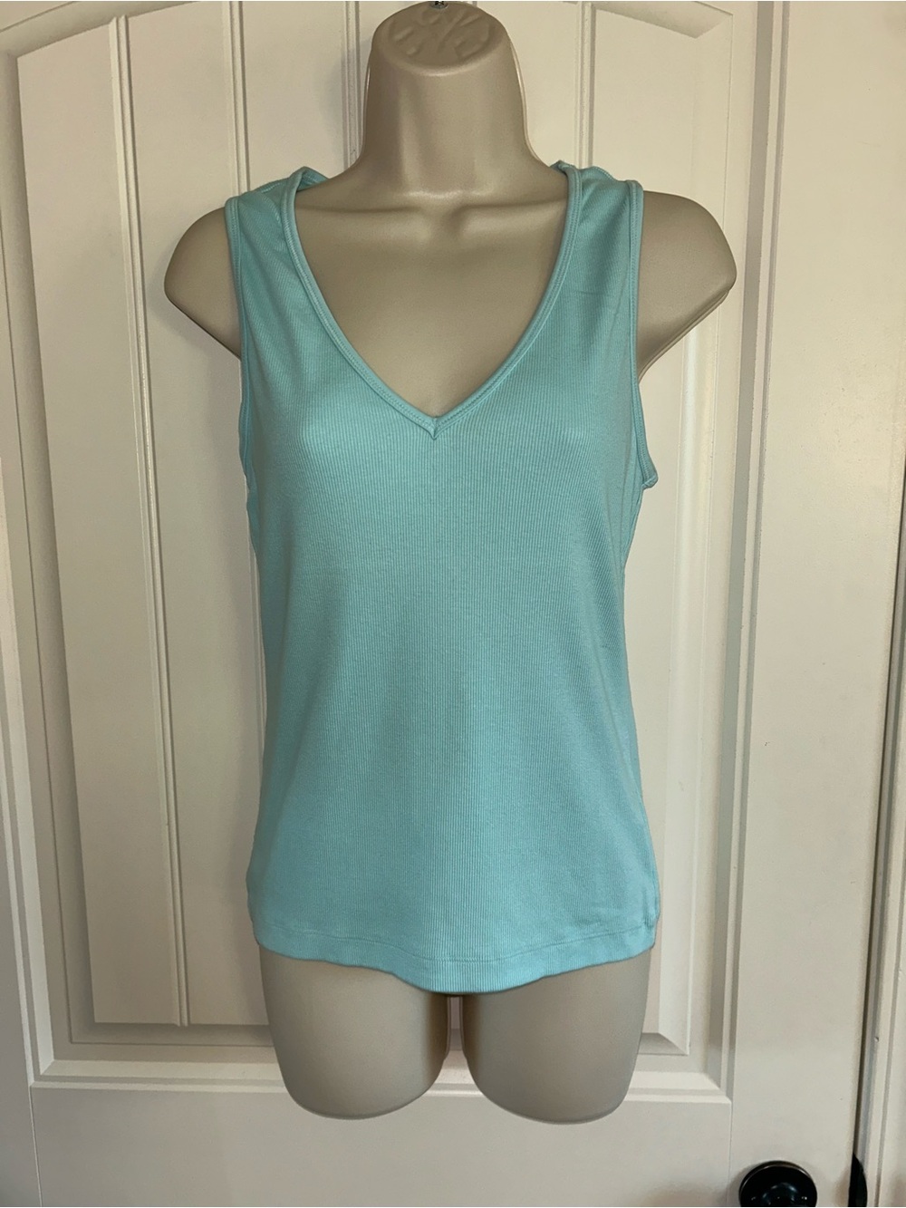 NEW Hard Tail Soft Aqua V-Neck Tank Top Sz L